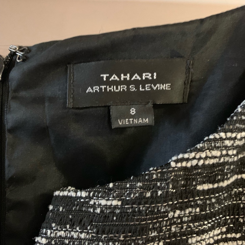 ***SOLD***Tahari dress size 8 - Picture 5 of 5